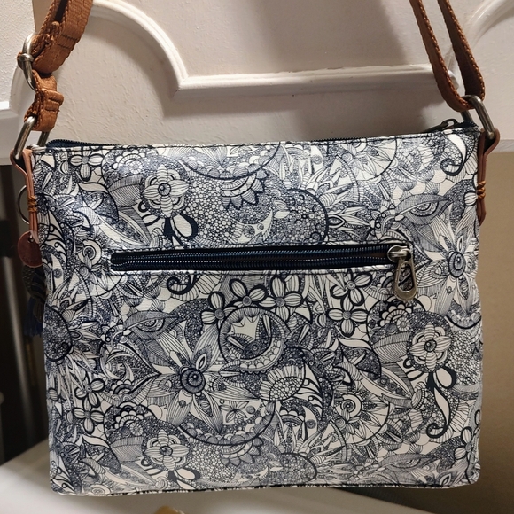 SAKROOTS Navy Spirit Desert 2 Artist Circle Crossbody Bag. New. - Picture 7 of 15